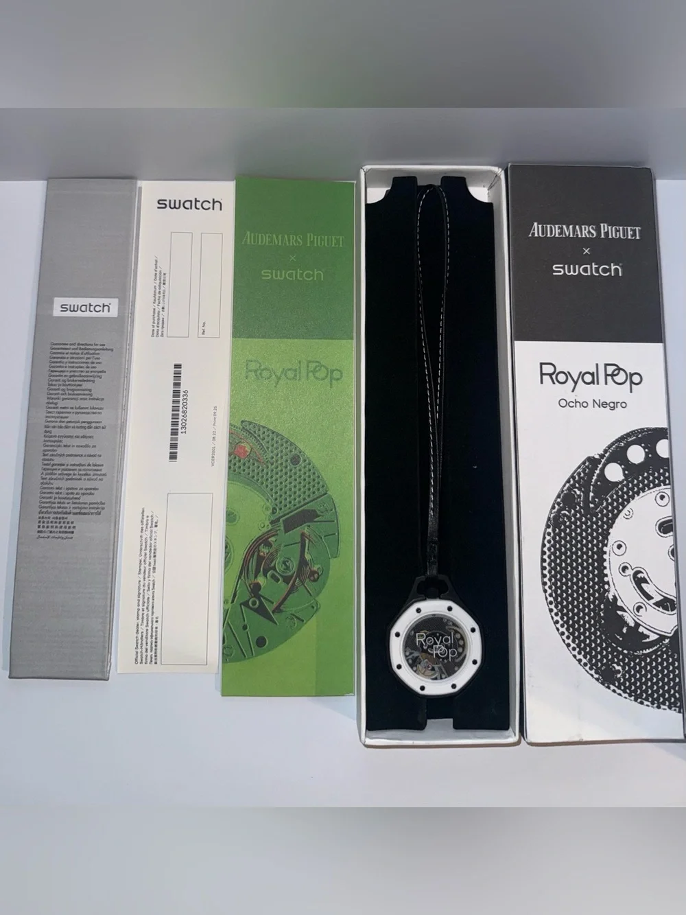 Royal Pop Ocho Negro Black & White Watch – Full Set